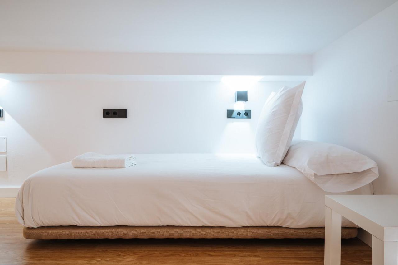 Apartamentos Montevideo 6 Sevilla Dış mekan fotoğraf