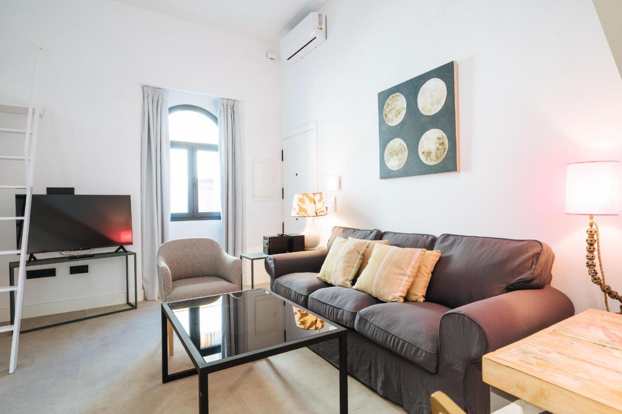 Apartamentos Montevideo 6 Sevilla Dış mekan fotoğraf