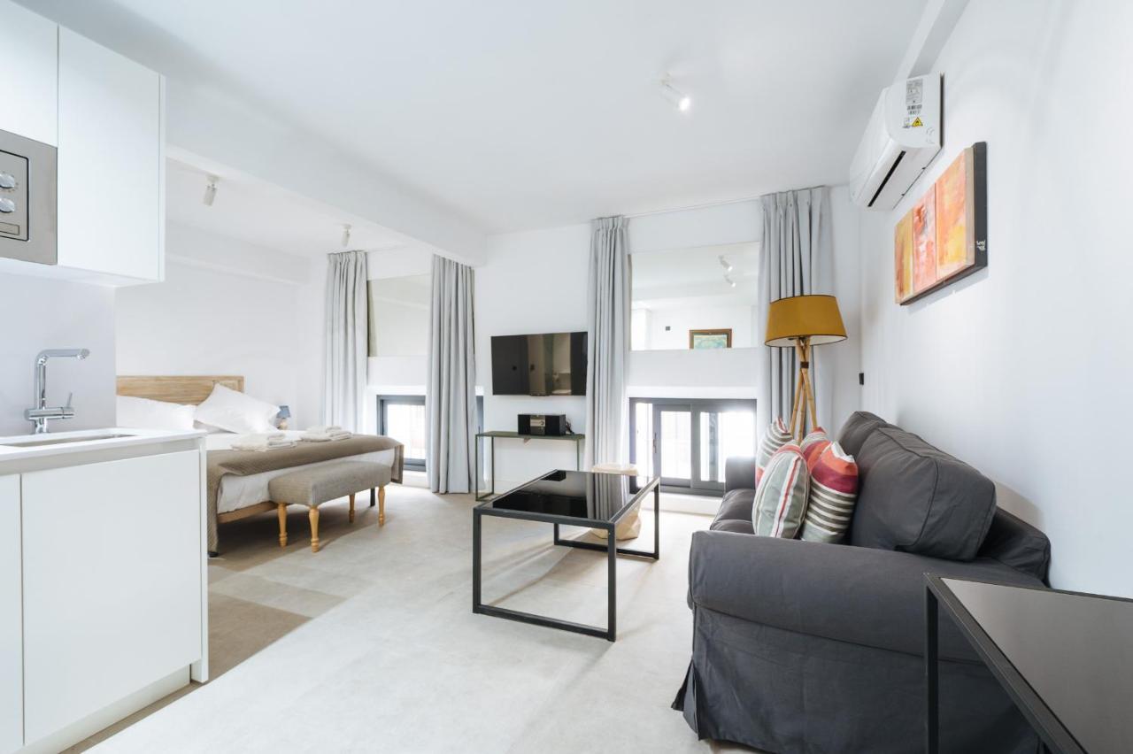 Apartamentos Montevideo 6 Sevilla Dış mekan fotoğraf
