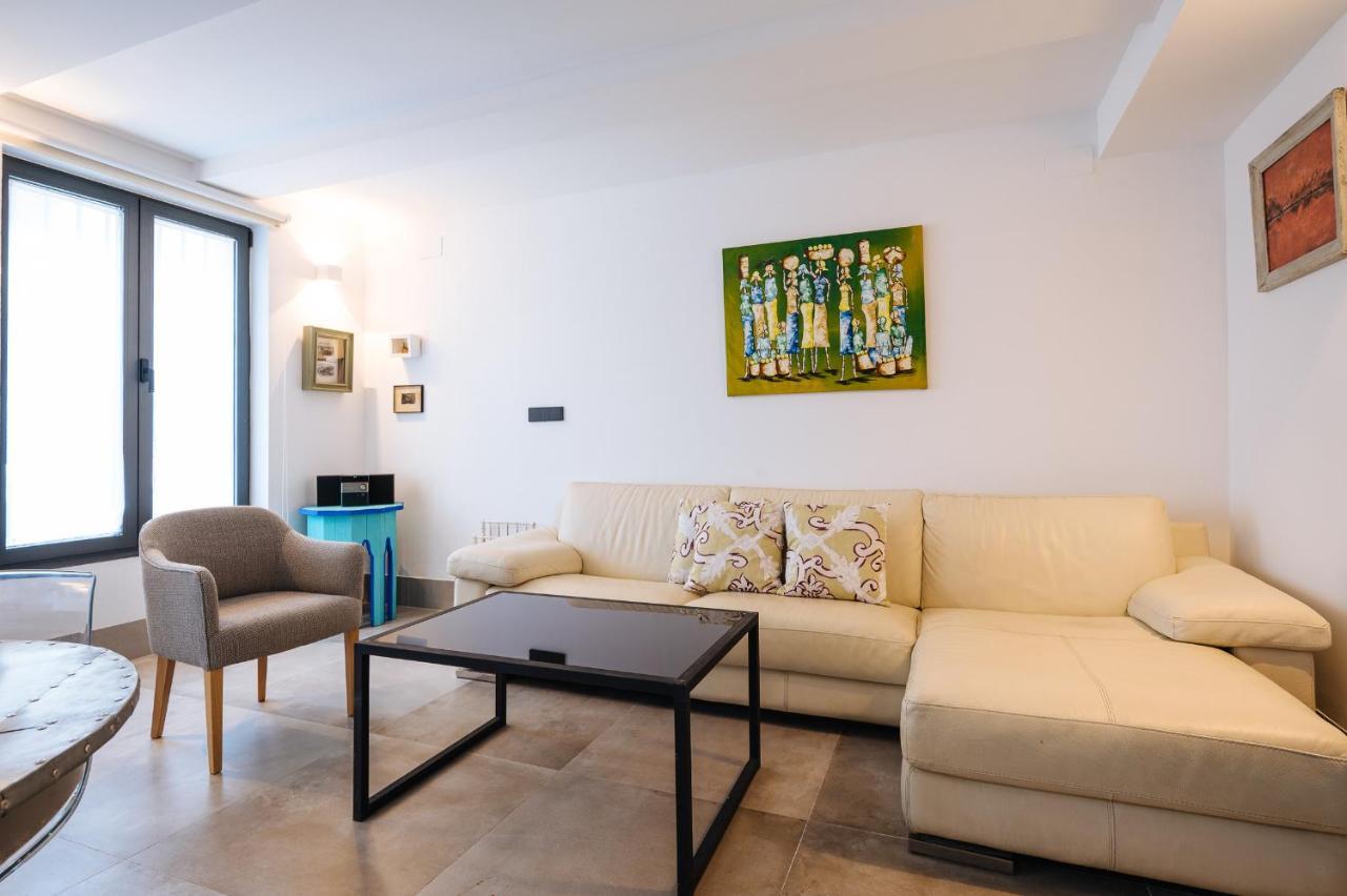 Apartamentos Montevideo 6 Sevilla Dış mekan fotoğraf