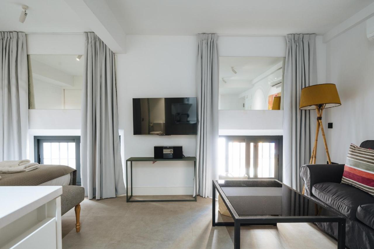 Apartamentos Montevideo 6 Sevilla Dış mekan fotoğraf
