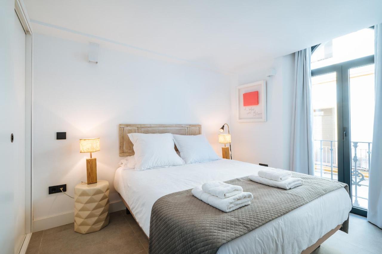 Apartamentos Montevideo 6 Sevilla Dış mekan fotoğraf
