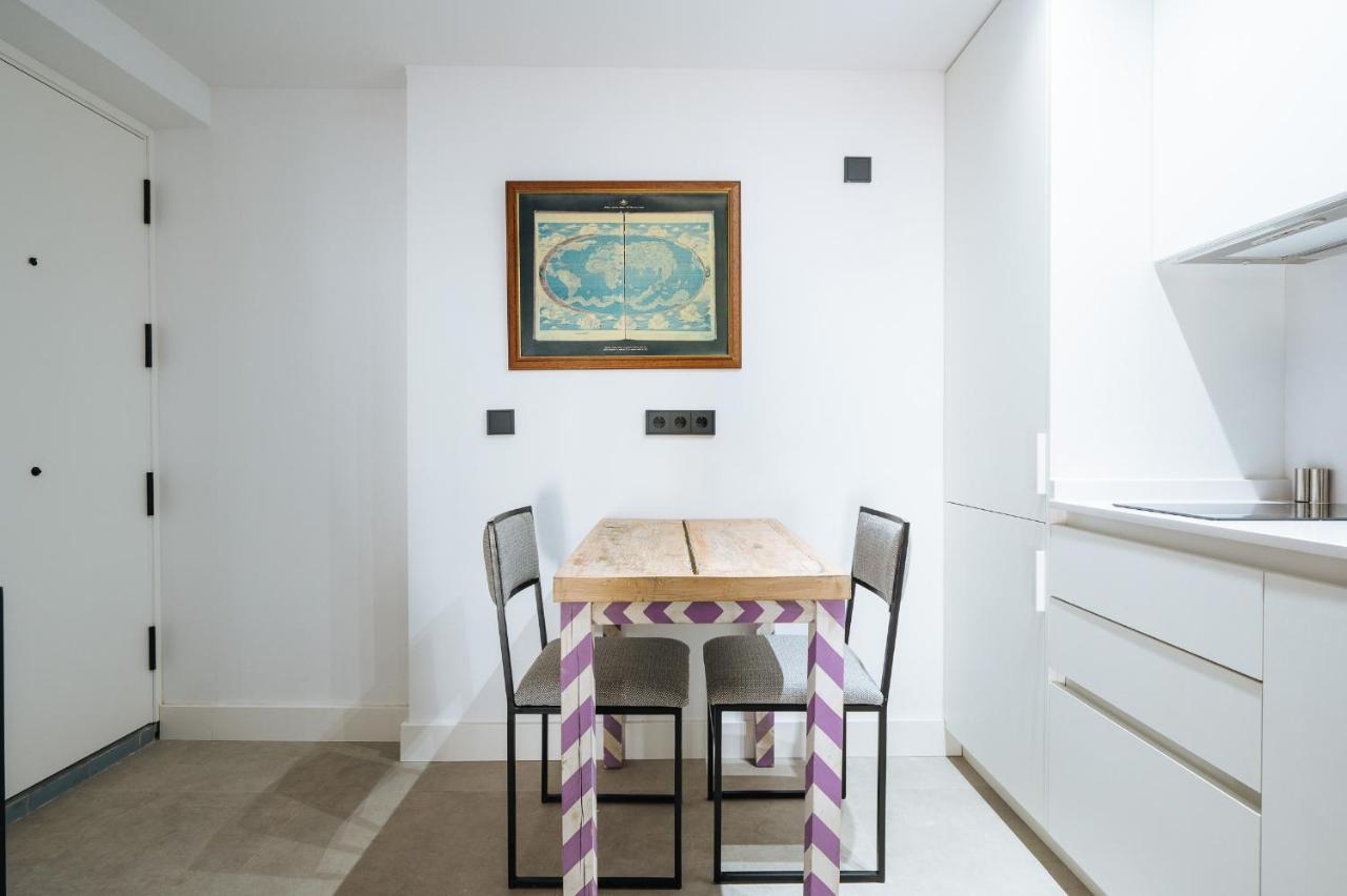 Apartamentos Montevideo 6 Sevilla Dış mekan fotoğraf