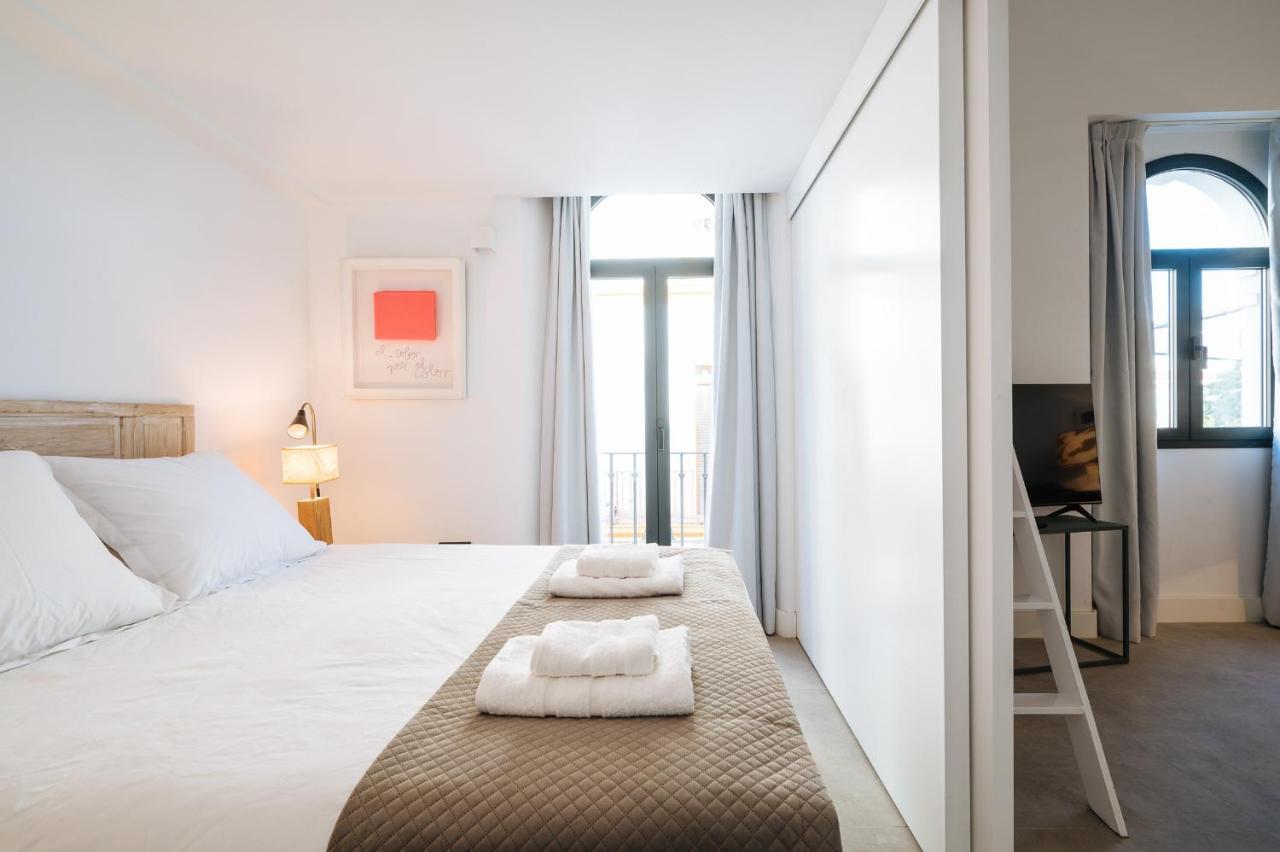 Apartamentos Montevideo 6 Sevilla Dış mekan fotoğraf