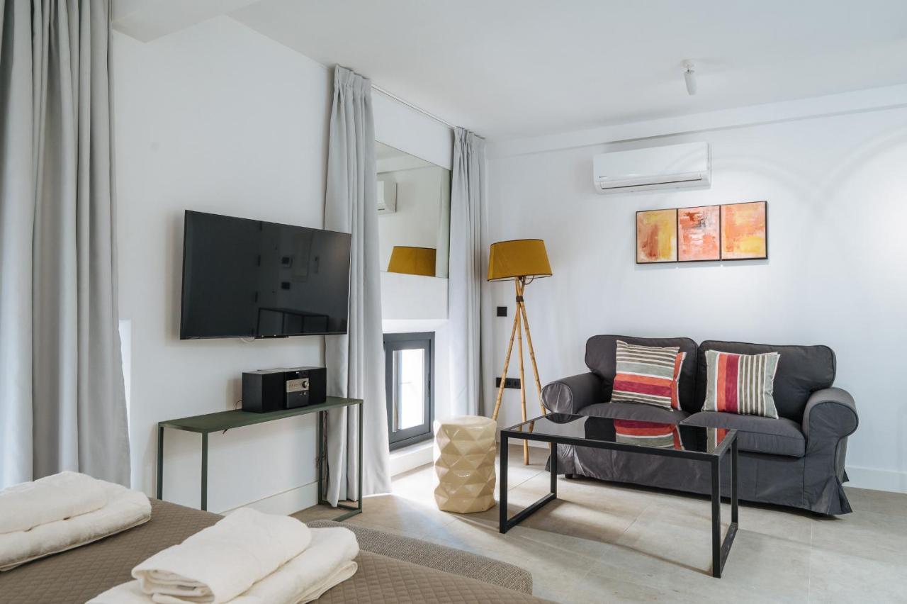 Apartamentos Montevideo 6 Sevilla Dış mekan fotoğraf
