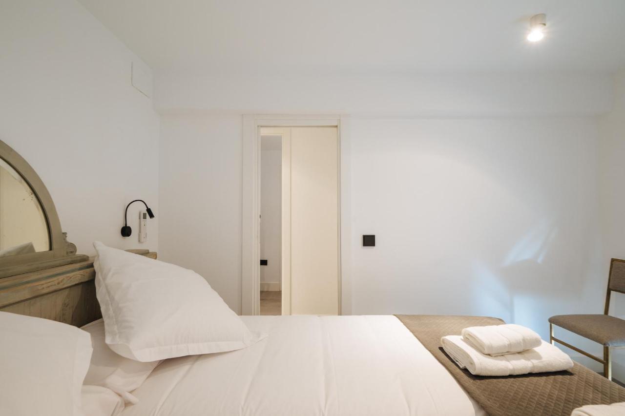 Apartamentos Montevideo 6 Sevilla Dış mekan fotoğraf